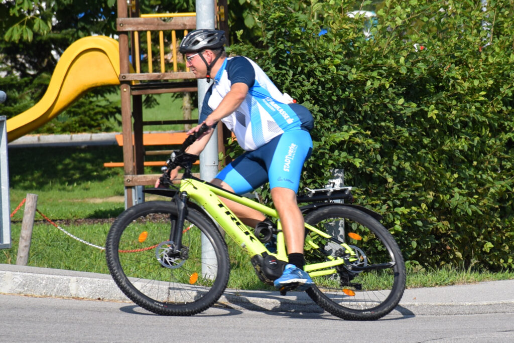 Bürgermeister Christian Haberhauer beim Radfahren