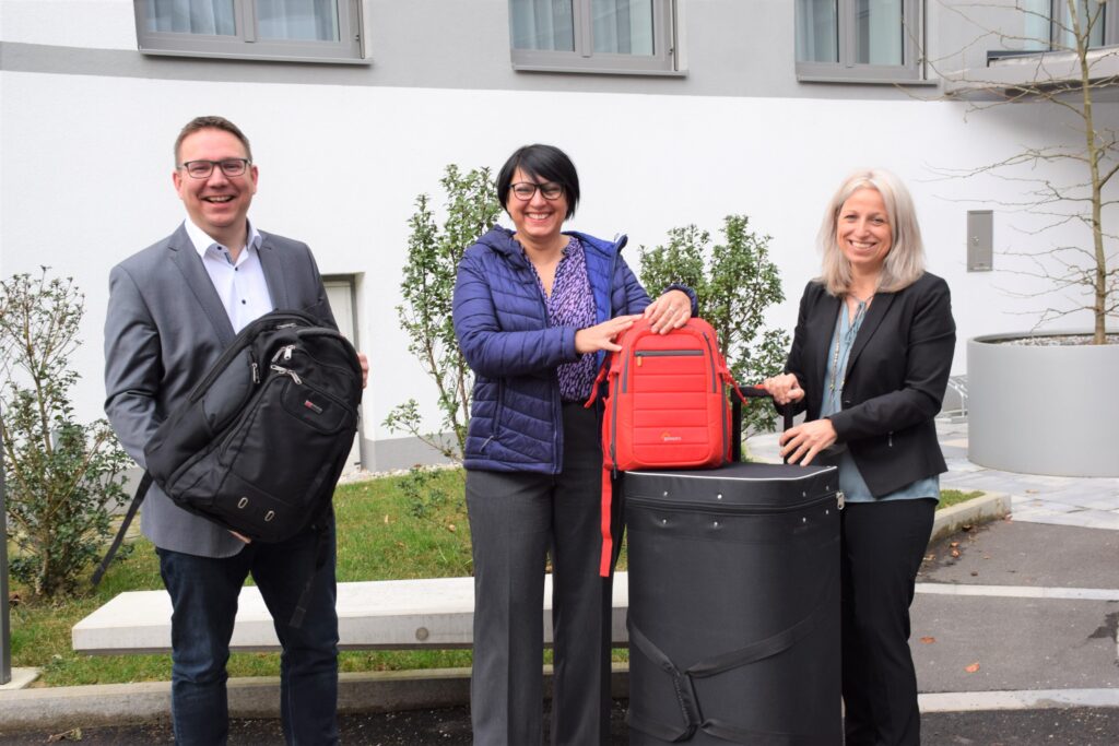 Foto: Bürgermeister Christian Haberhauer, Stadträtin Elisabeth Asanger, BA und Mag. Kerstin Kronsteiner (stellv. Stadtamtsdirektorin und Abteilungsleiterin)